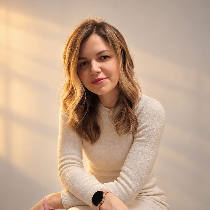 Andrijana, founder and host of AUREMA